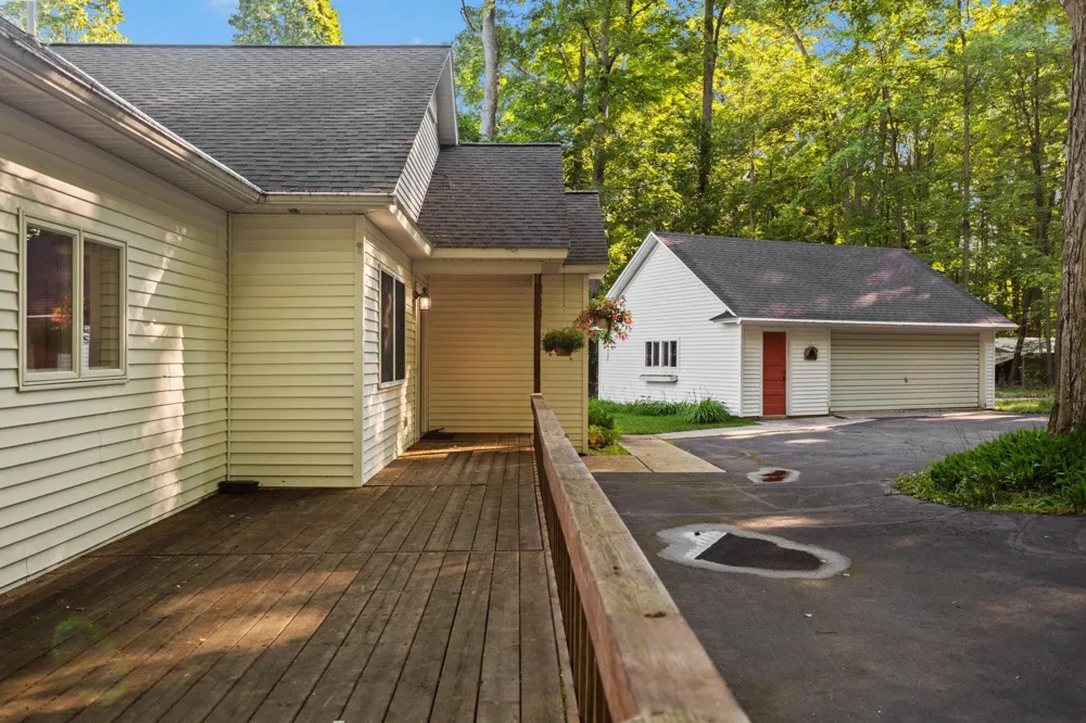 759 South Long Lake Road Long Lake Township, MI 49684