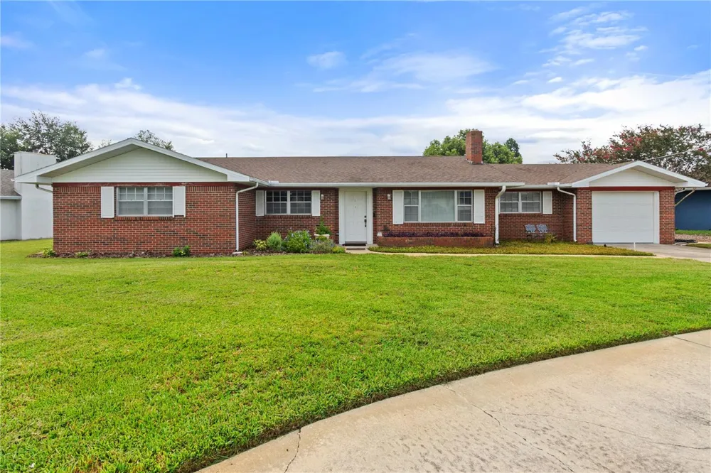 404 COLEMAN DRIVE Winter Haven, FL 33884