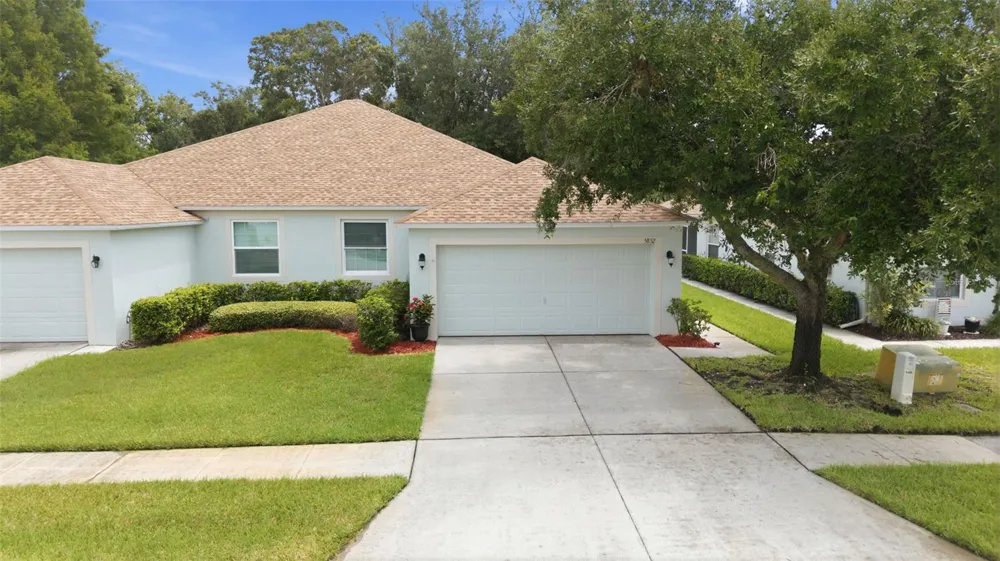 5852 AUTUMN SHIRE Zephyrhills, FL 33541