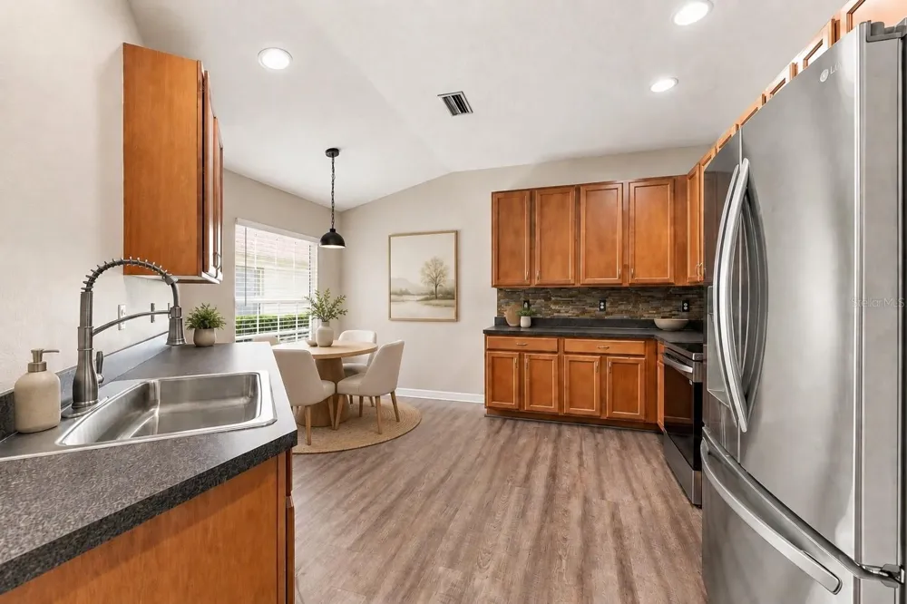 5852 AUTUMN SHIRE Zephyrhills, FL 33541