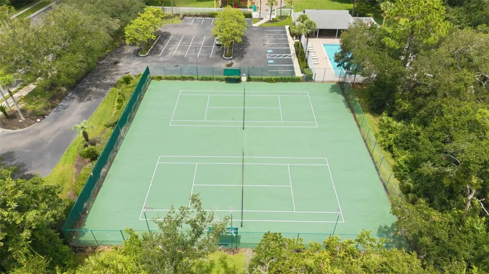 5852 AUTUMN SHIRE Zephyrhills, FL 33541