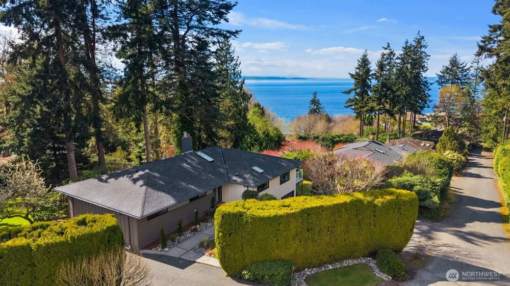 16858 76th Avenue W Edmonds, WA 98026