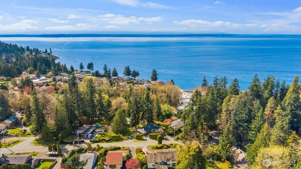16858 76th Avenue W Edmonds, WA 98026