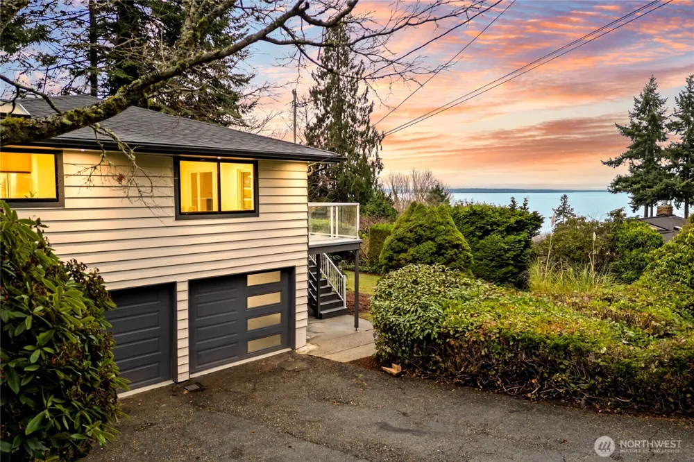 16858 76th Avenue W Edmonds, WA 98026