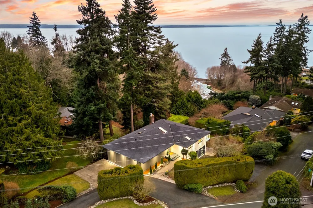 16858 76th Avenue W Edmonds, WA 98026