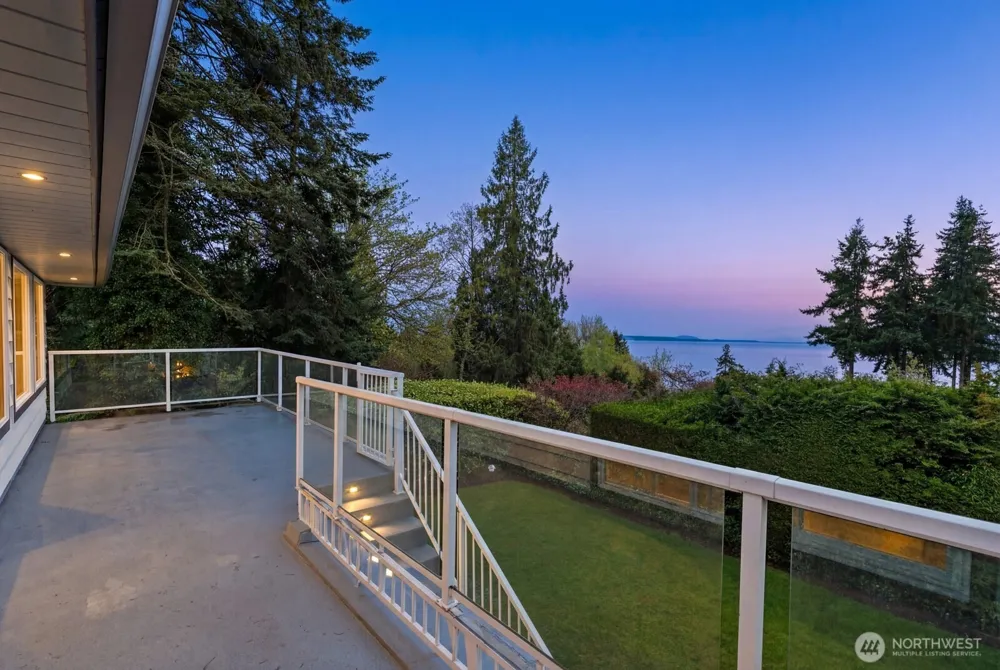 16858 76th Avenue W Edmonds, WA 98026