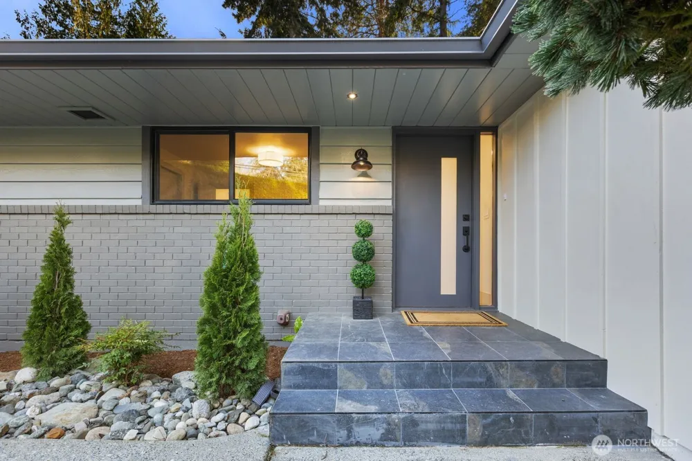 16858 76th Avenue W Edmonds, WA 98026