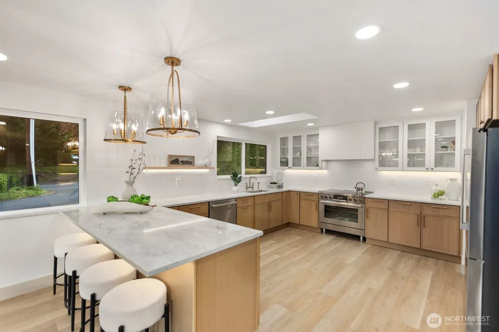 16858 76th Avenue W Edmonds, WA 98026