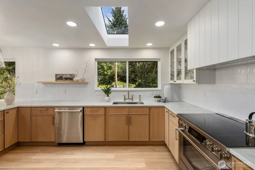 16858 76th Avenue W Edmonds, WA 98026