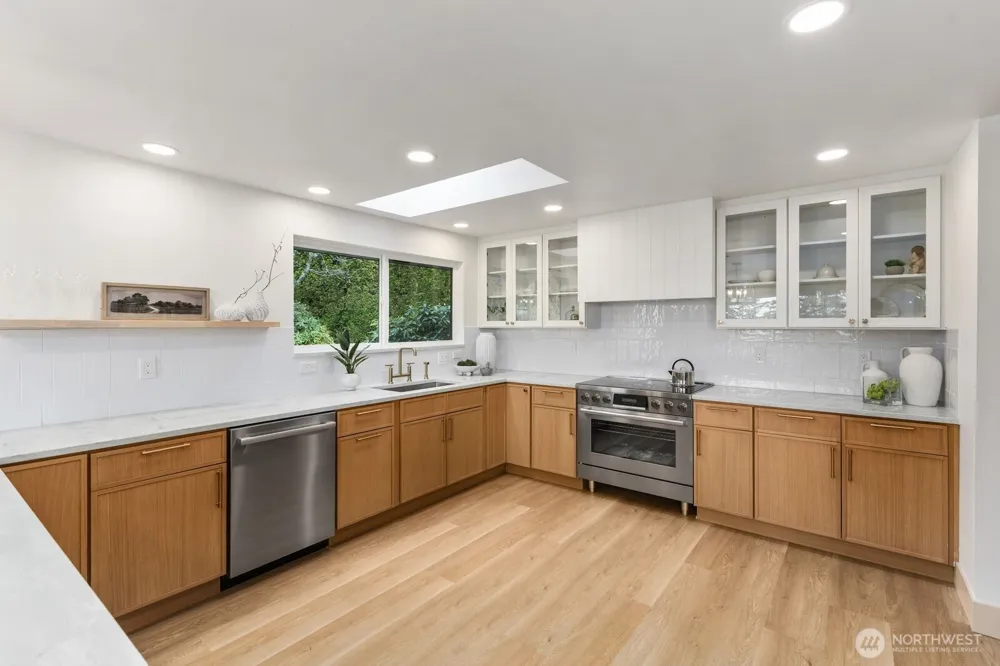 16858 76th Avenue W Edmonds, WA 98026