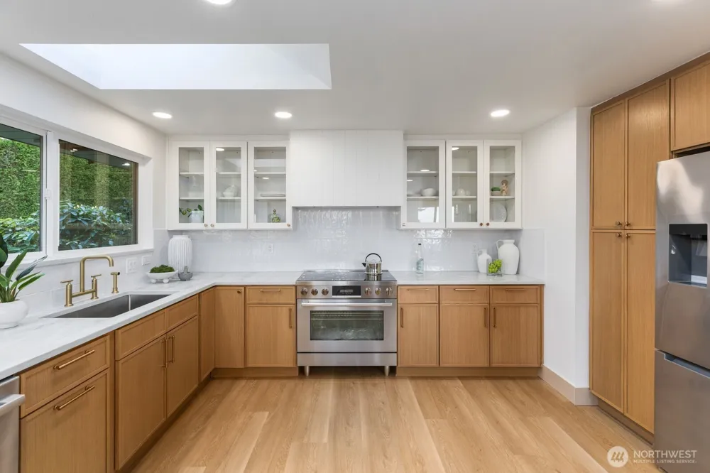 16858 76th Avenue W Edmonds, WA 98026