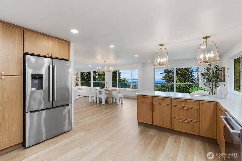 16858 76th Avenue W Edmonds, WA 98026