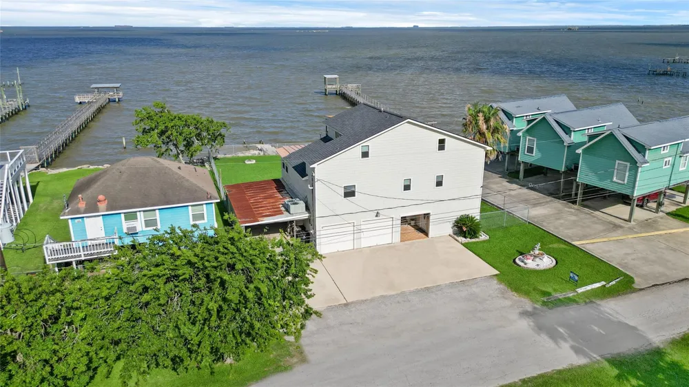 937 5th Street San Leon, TX 77539