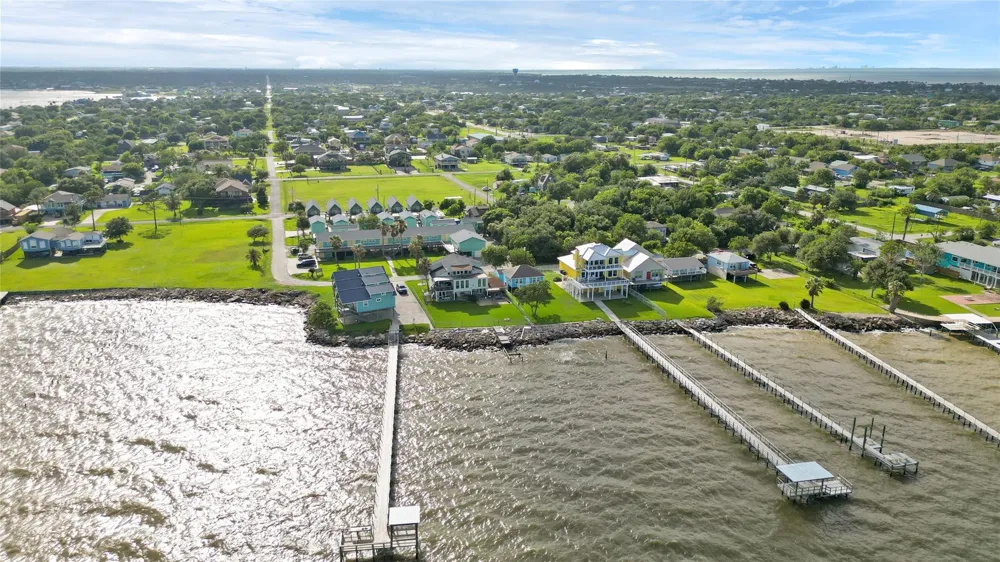 937 5th Street San Leon, TX 77539