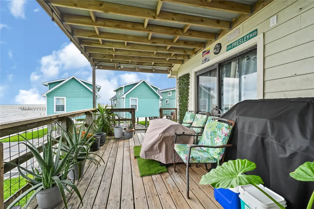 937 5th Street San Leon, TX 77539