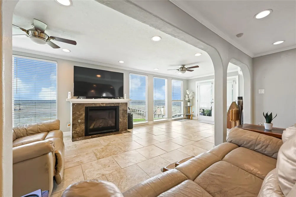 937 5th Street San Leon, TX 77539