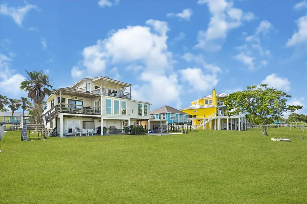 937 5th Street San Leon, TX 77539