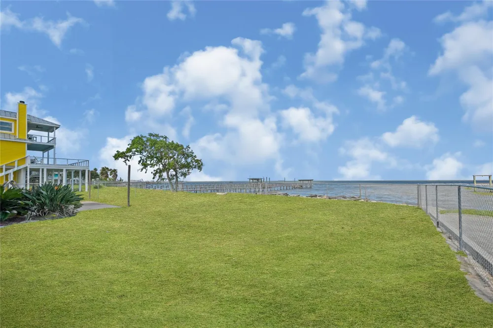 937 5th Street San Leon, TX 77539