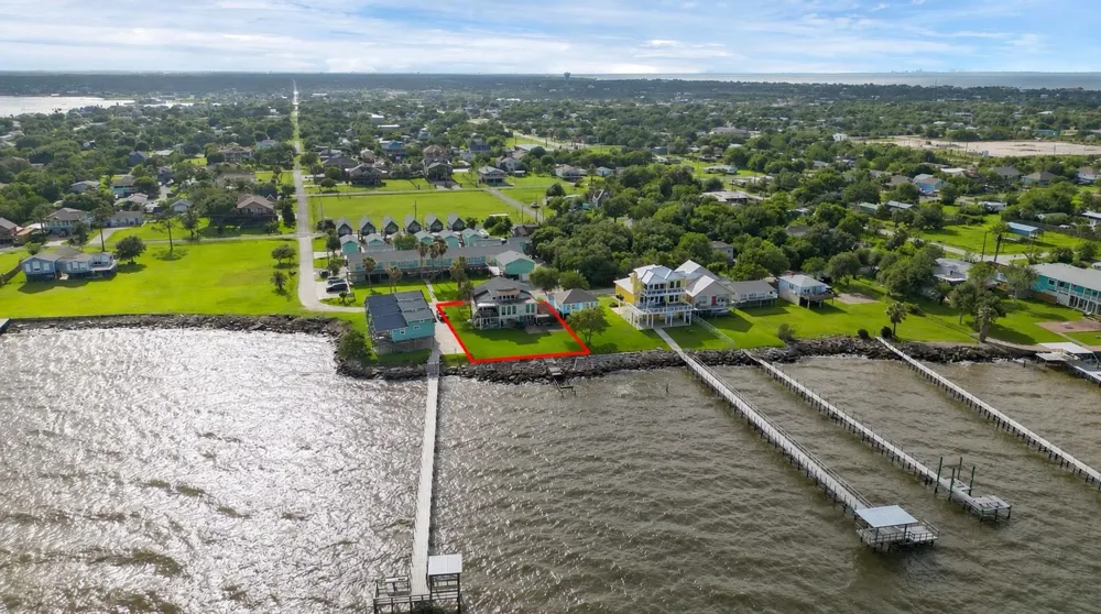 937 5th Street San Leon, TX 77539
