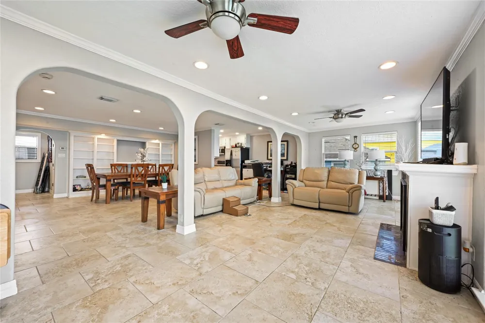 937 5th Street San Leon, TX 77539