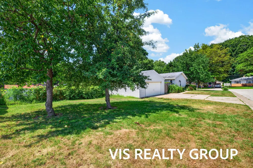 2468 Knollview Street SW Wyoming, MI 49519