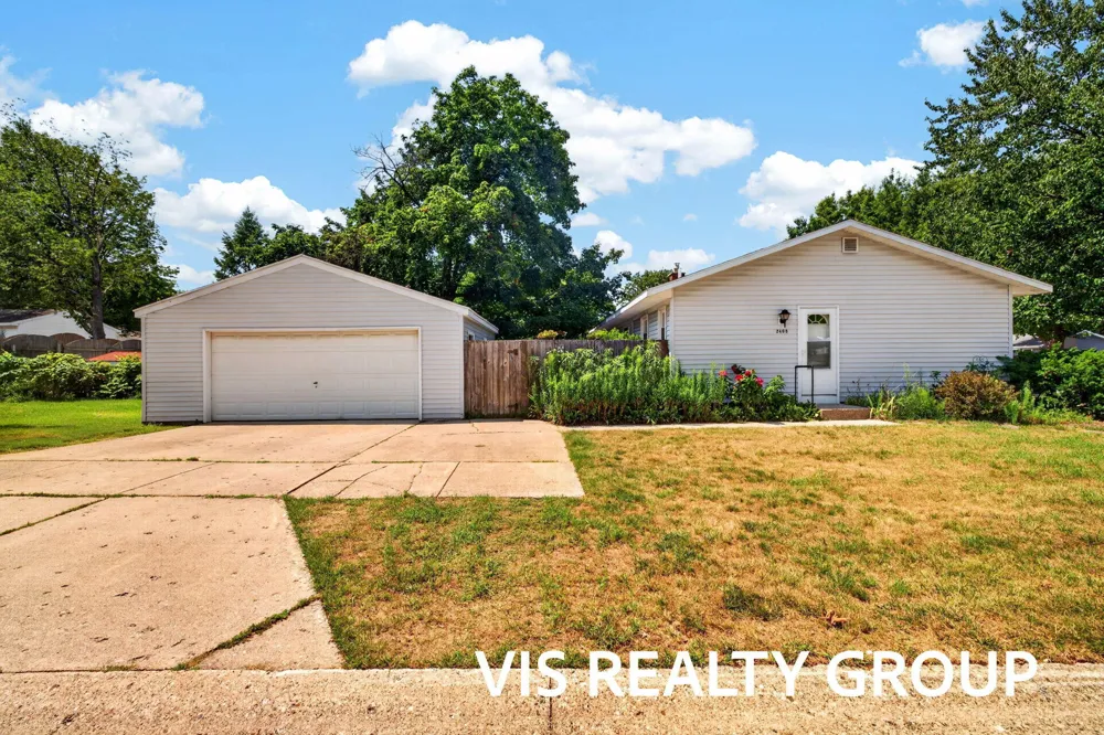 2468 Knollview Street SW Wyoming, MI 49519