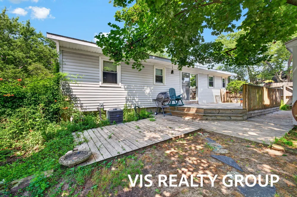 2468 Knollview Street SW Wyoming, MI 49519