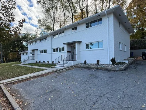 222 Hawthorne Road #B