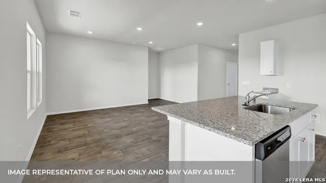 469 Cottonmouth Lane Seguin, TX 78155
