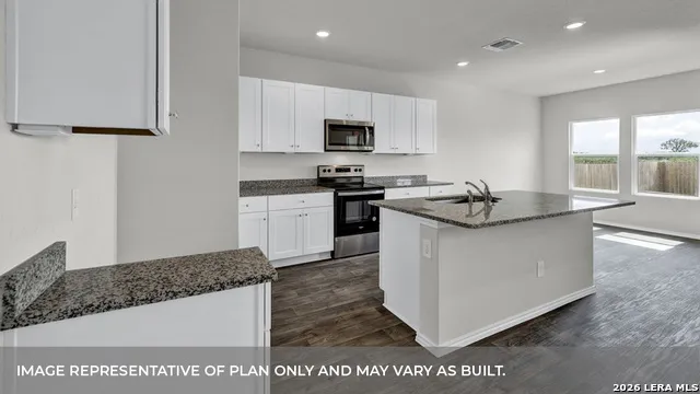 469 Cottonmouth Lane Seguin, TX 78155