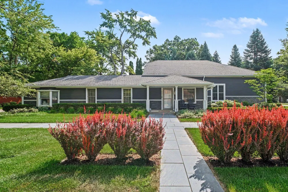 5675 Carlburt Street West Bloomfield, MI 48322