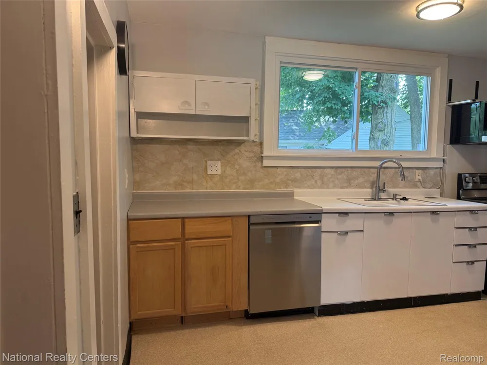 825 W Main Street Brighton City, MI 48116
