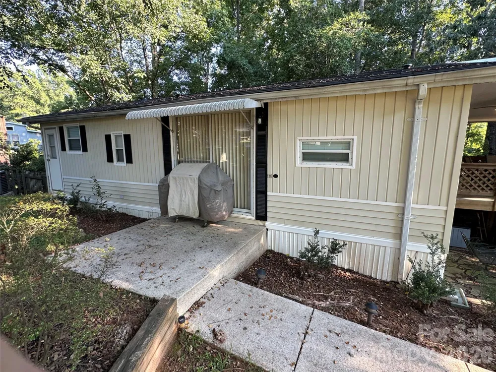 111 Hickory Circle New London, NC 28127