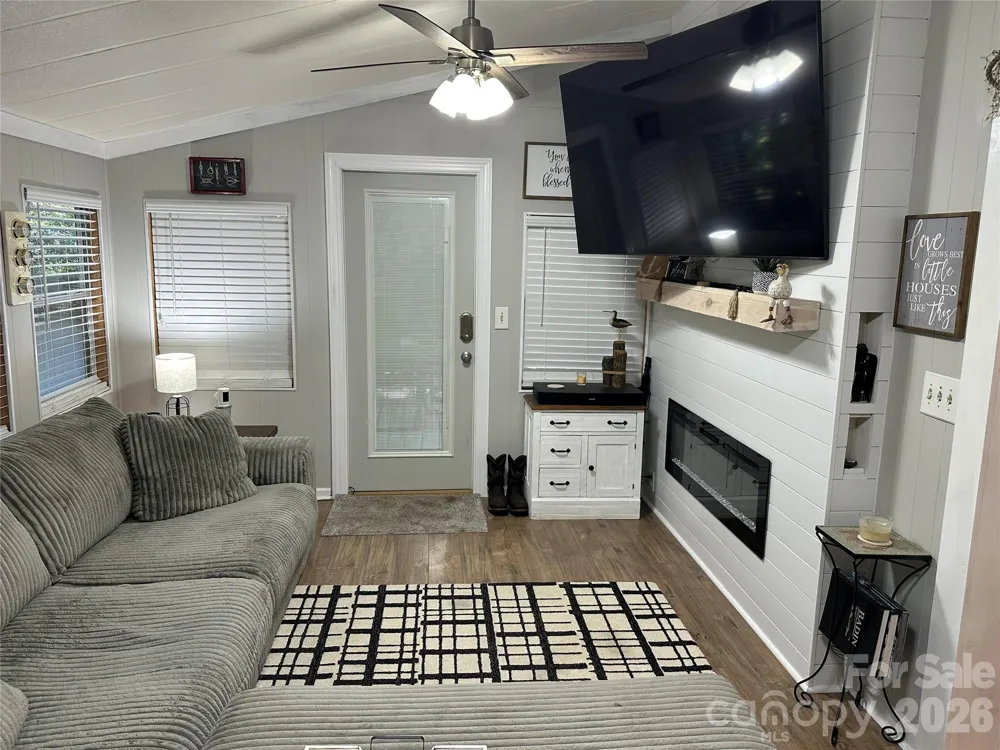 111 Hickory Circle New London, NC 28127