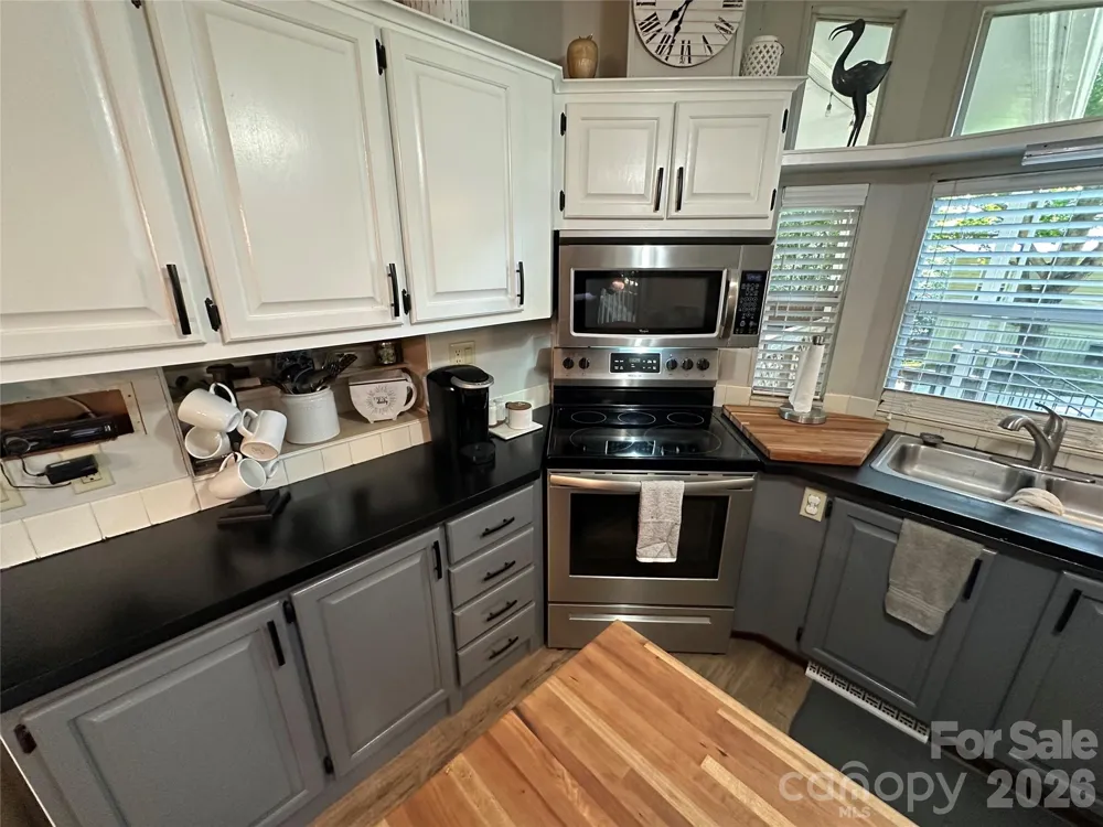 111 Hickory Circle New London, NC 28127