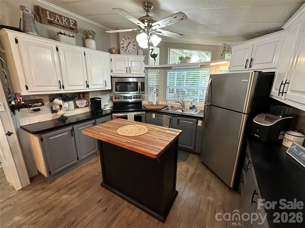 111 Hickory Circle New London, NC 28127