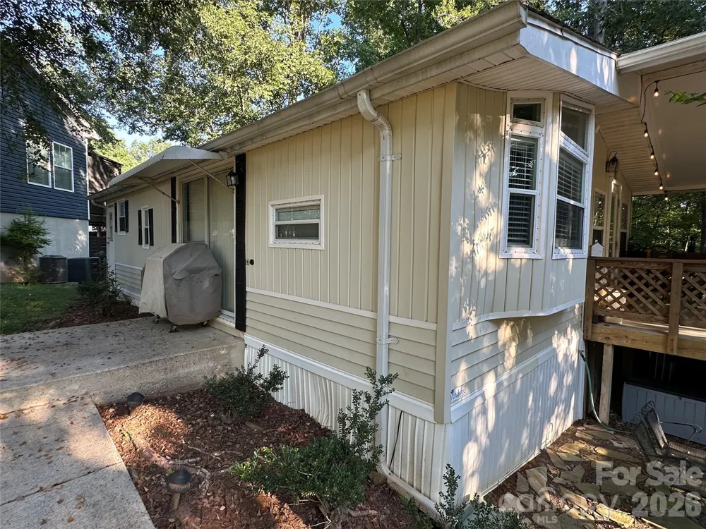 111 Hickory Circle New London, NC 28127