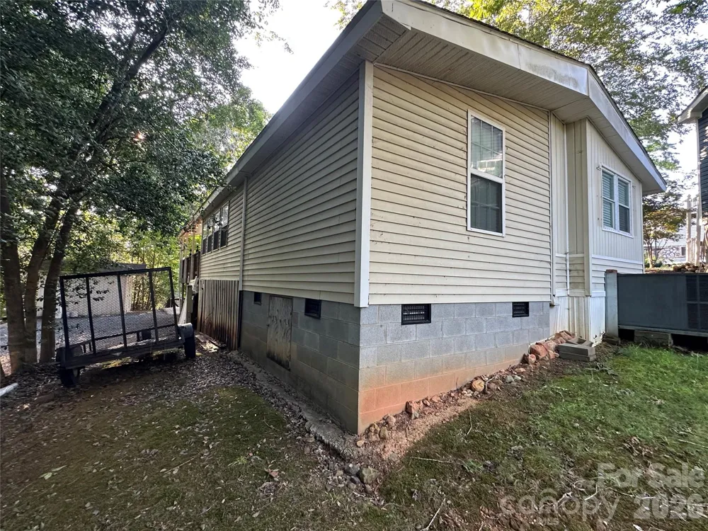 111 Hickory Circle New London, NC 28127