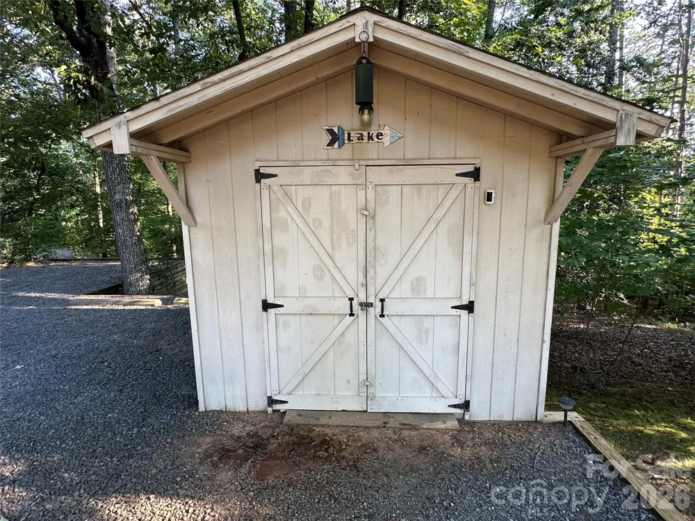 111 Hickory Circle New London, NC 28127
