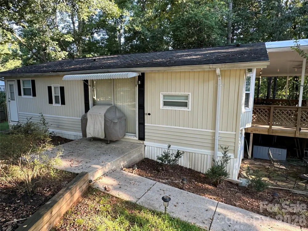 111 Hickory Circle New London, NC 28127