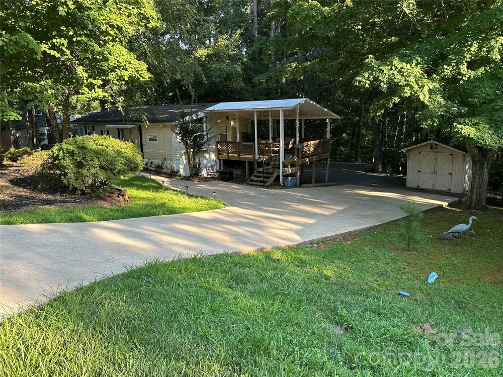 111 Hickory Circle New London, NC 28127