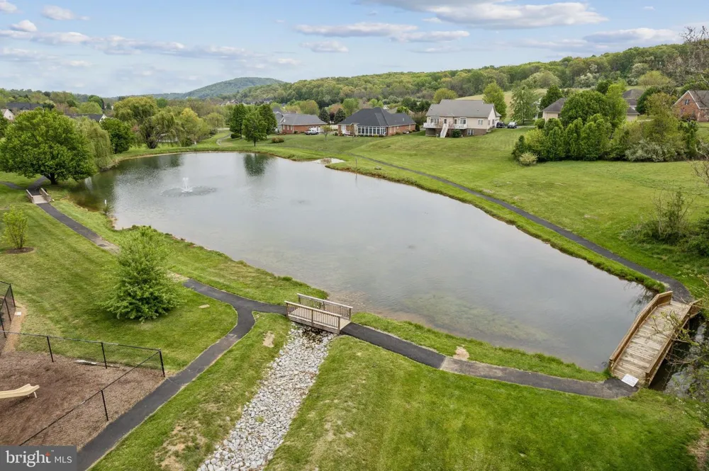 291 HEATHER LANE Staunton, VA 24401