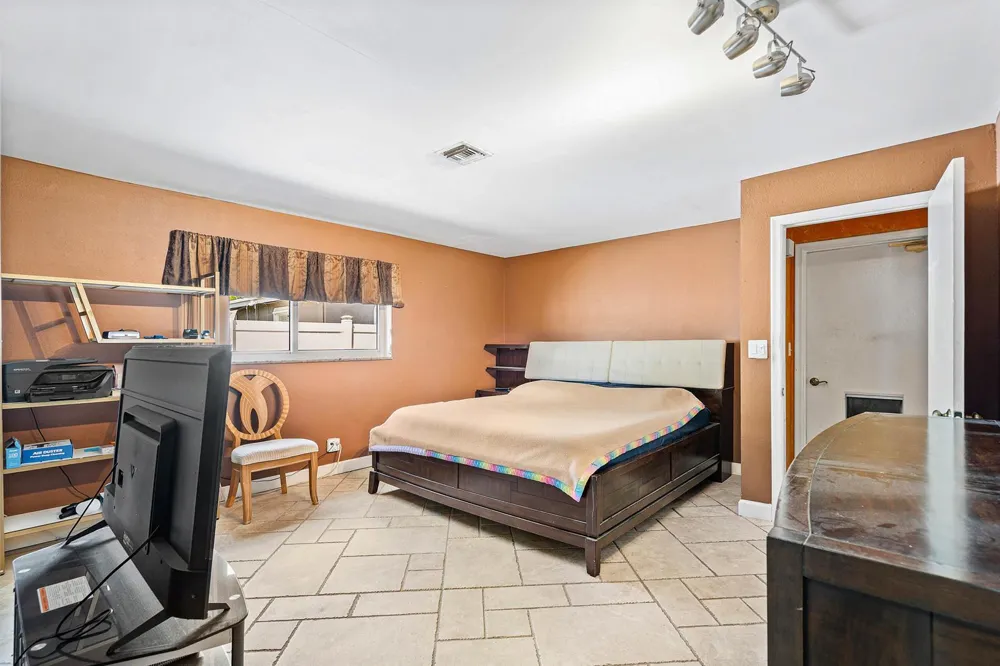 5811 SW 53RD TERRACE Davie, FL 33314