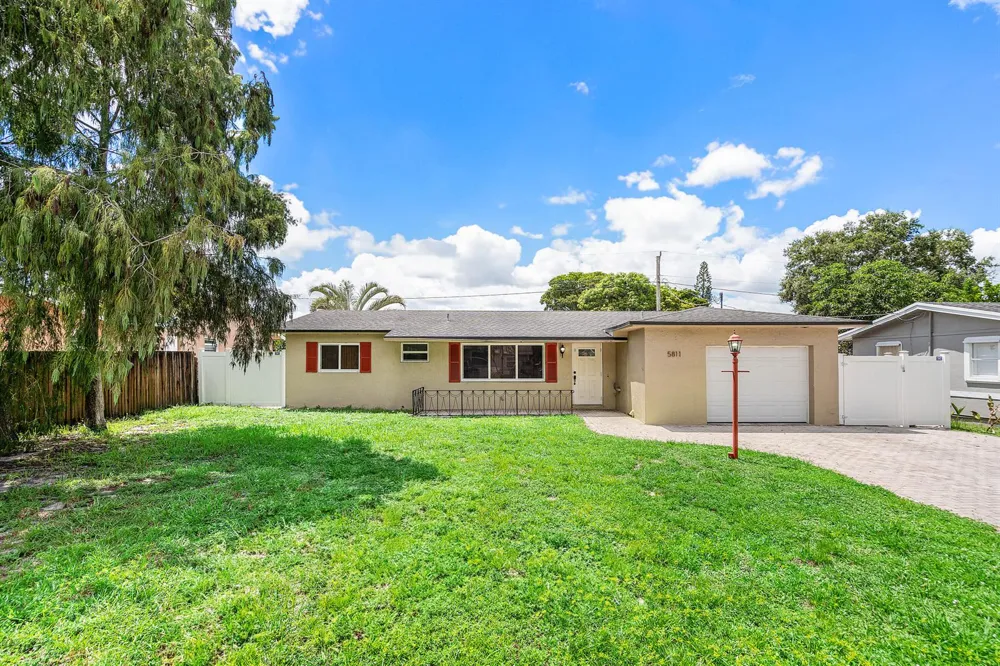 5811 SW 53RD TERRACE Davie, FL 33314