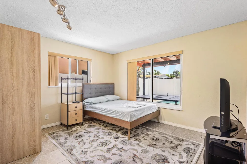 5811 SW 53RD TERRACE Davie, FL 33314
