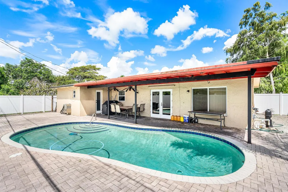 5811 SW 53RD TERRACE Davie, FL 33314