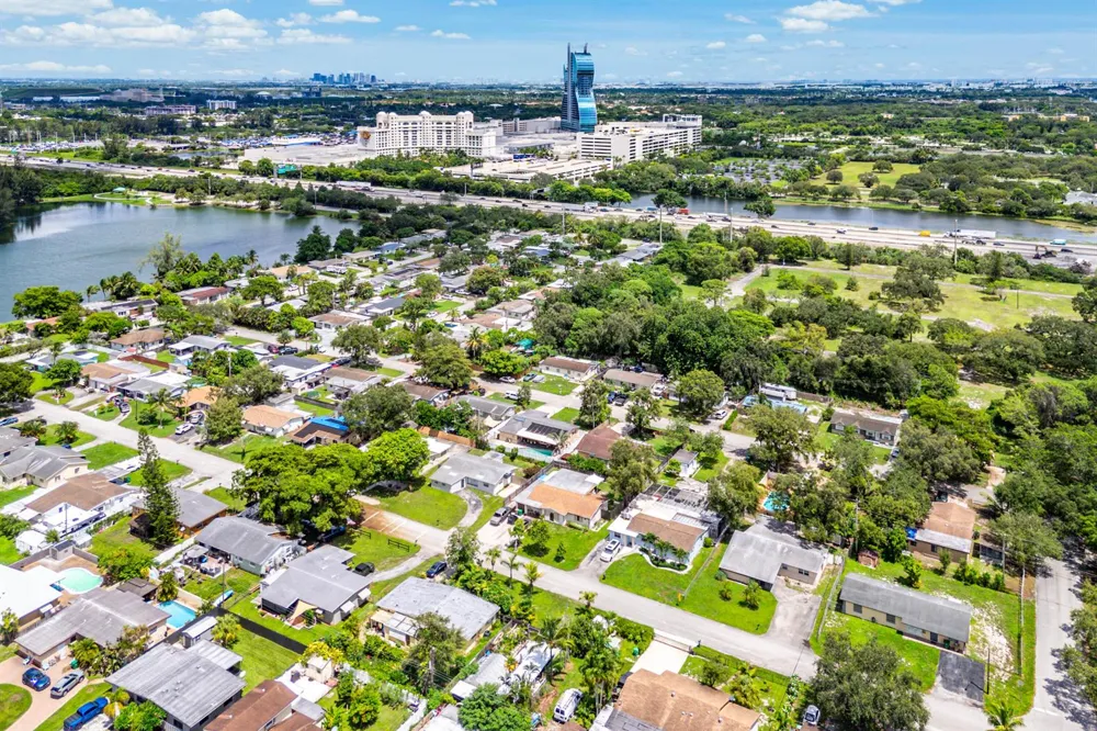 5811 SW 53RD TERRACE Davie, FL 33314