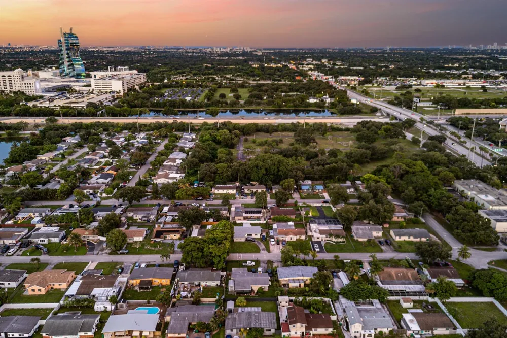 5811 SW 53RD TERRACE Davie, FL 33314