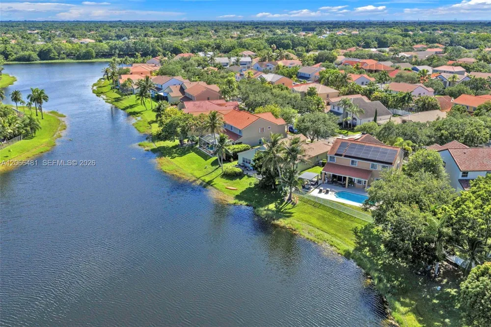 480 Cambridge Dr Weston, FL 33326