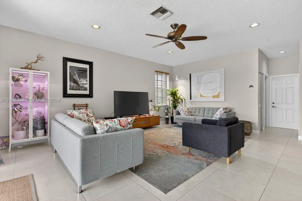 480 Cambridge Dr Weston, FL 33326